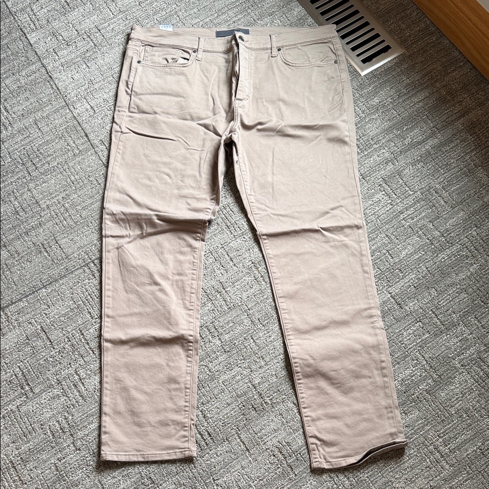 Joe's Jeans Straight Fit in Light Beige